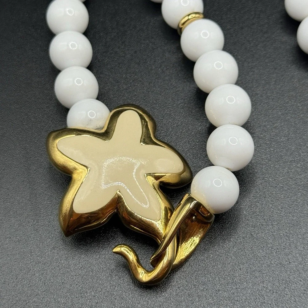 Vintage Napier Lucite White & Gold Tone Beaded Enamel Star Flower Necklace 29